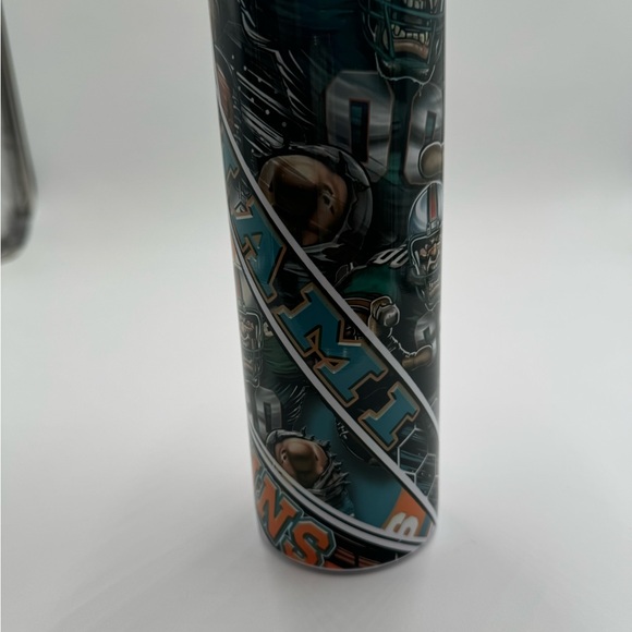 Miami dolphins - Picture 3 of 4